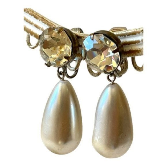 Teardrop Faux Pearl w/ Rhinestone Clip-on Dangle Earrings Vintage - Picture 4 of 5
